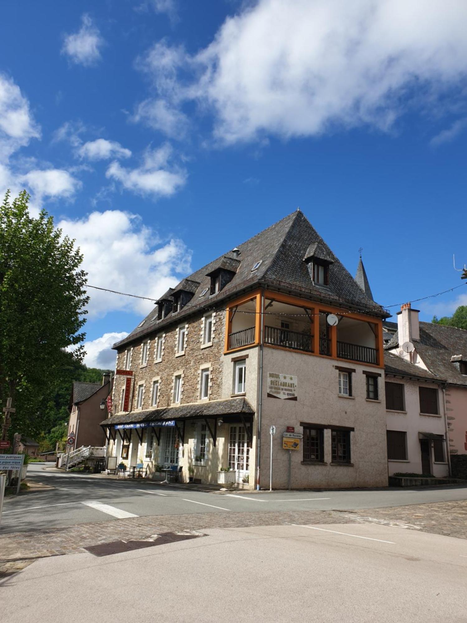 Отель Aux Gorges Du Dourdou Conques-en-Rouergue Экстерьер фото